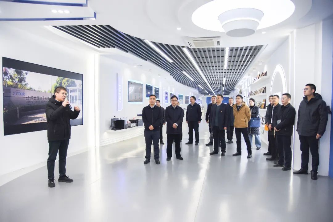 海陵区电子信息产业服务专班莅临澳门新葡京平台官网开展企业行活动